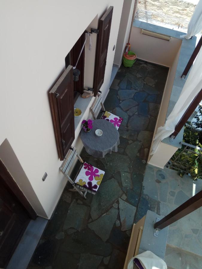 Simple And Special Apartment Ermoupoli Exterior photo
